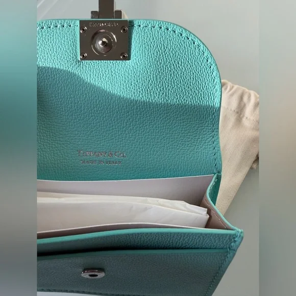 Viral Tiffany & Co. blue Leather T lock Wallet